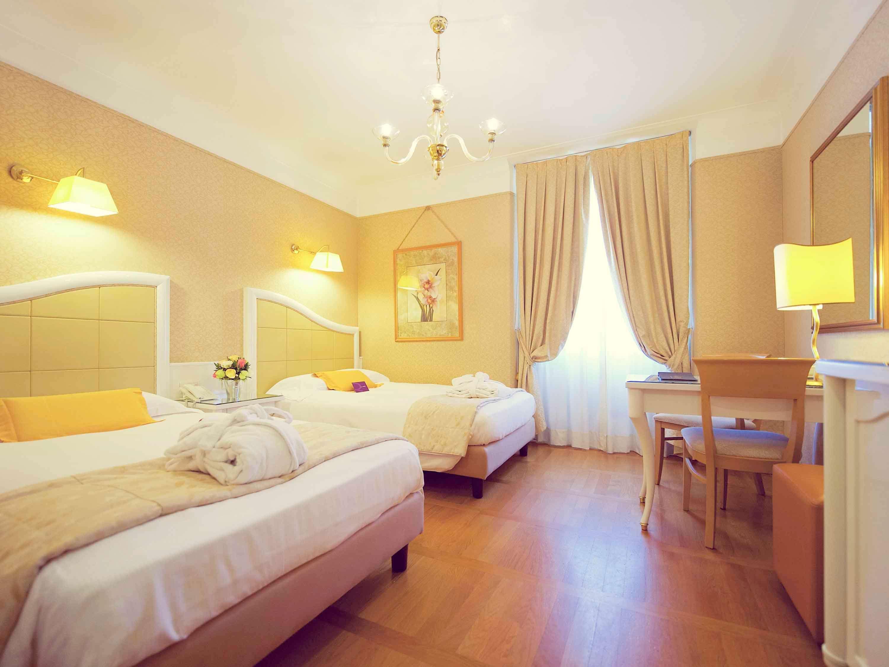 Hotel Mercure Milano Centro Exteriör bild