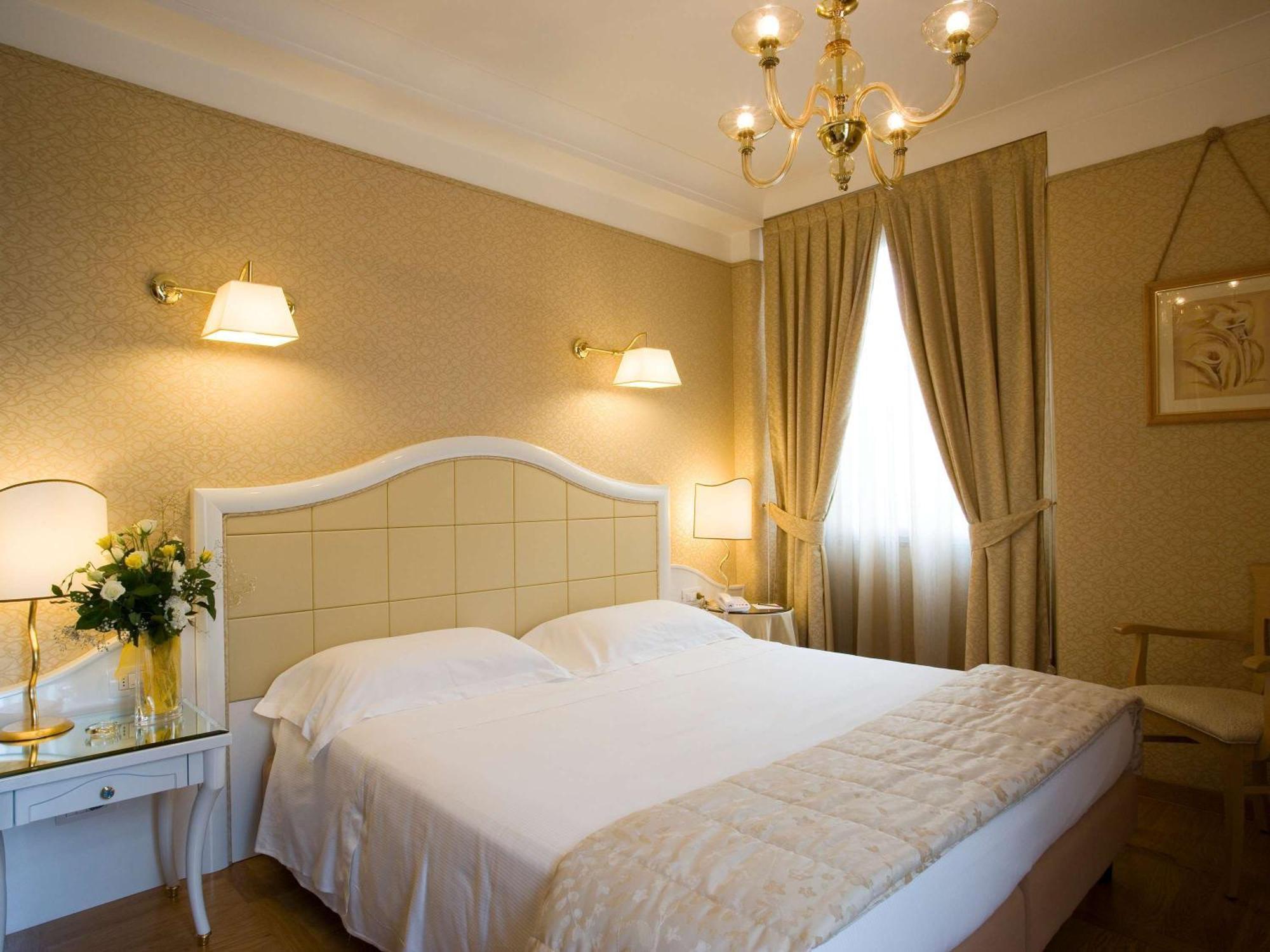Hotel Mercure Milano Centro Exteriör bild