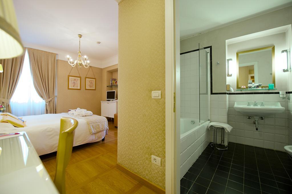 Hotel Mercure Milano Centro Exteriör bild