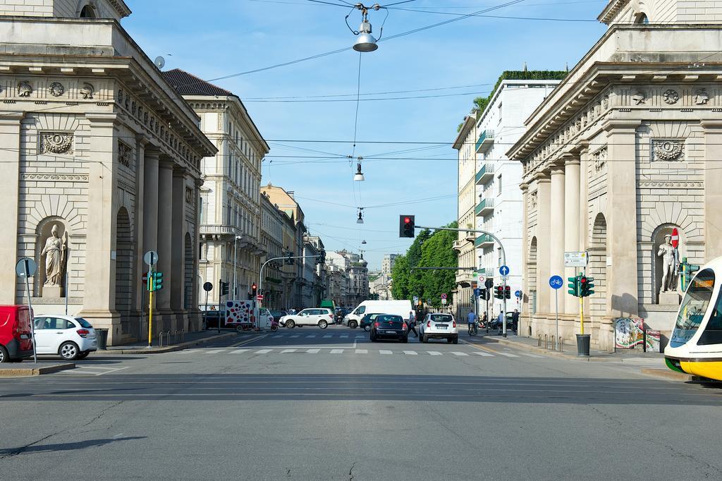 Hotel Mercure Milano Centro Exteriör bild